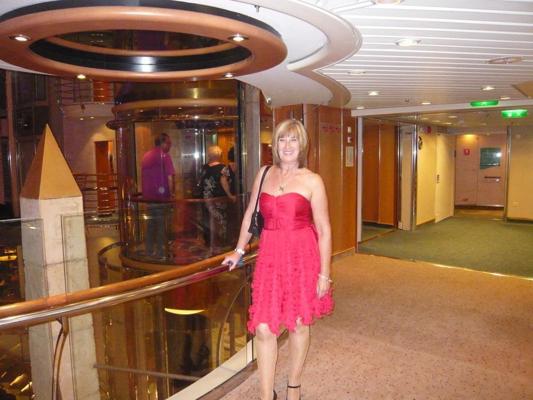 5P Mature wife Sue
