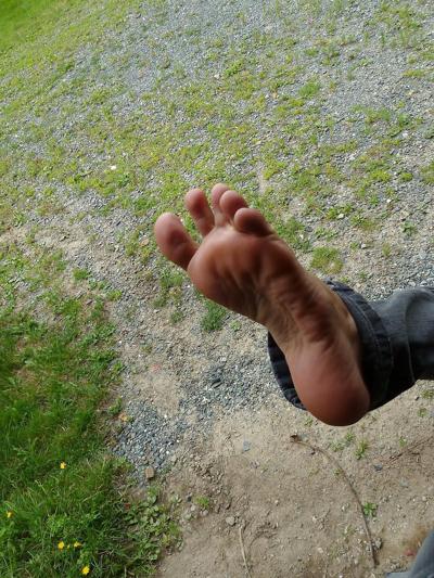 10P Lick my soles