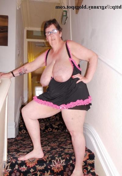 25P Mature meaty mom's strike again