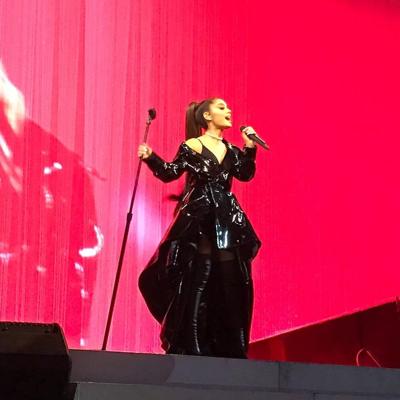 25P Ariana Grande with Boots Vol 06