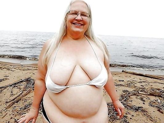 16P Bbw mix 521 (Grey hair granny)