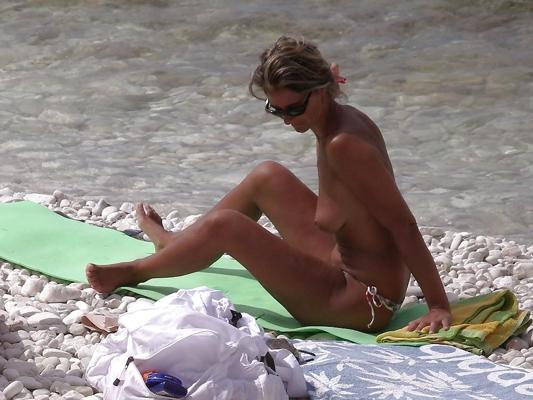 10P Mature Sunbathing Topless