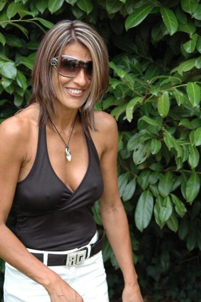 25P brune milf wonderfull  exposed