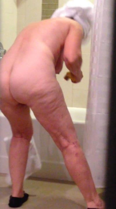 19P MILF Spy in Hotel 2
