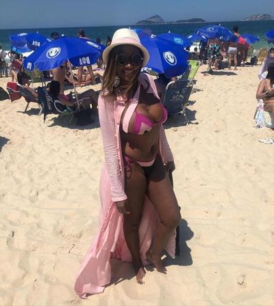 11P Pretty Black Milf 48yo