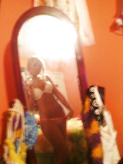 8P College girl posing naked.