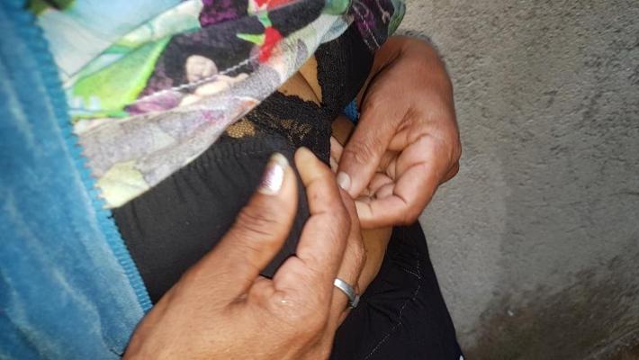 11P Lankan aunty boobs