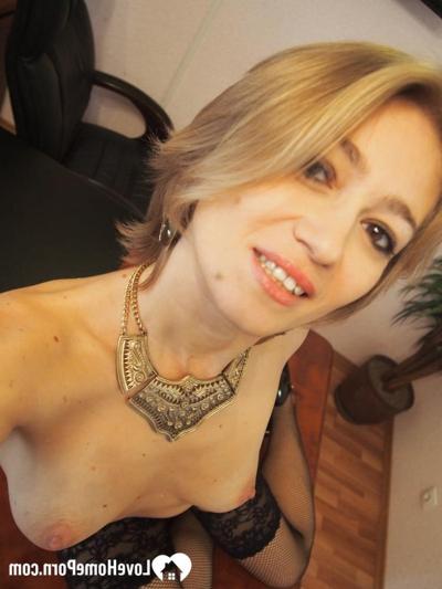 12P My friend's mom sent me these amazing selfies