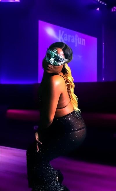 4P WAP partr to The Diamondz players Gentlemen Club photo shot