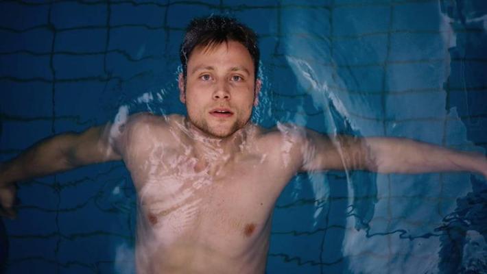 25P Male celebrity Max Riemelt totally nude vidcaps