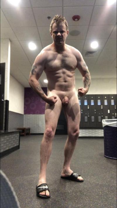 11P Gym flex pics