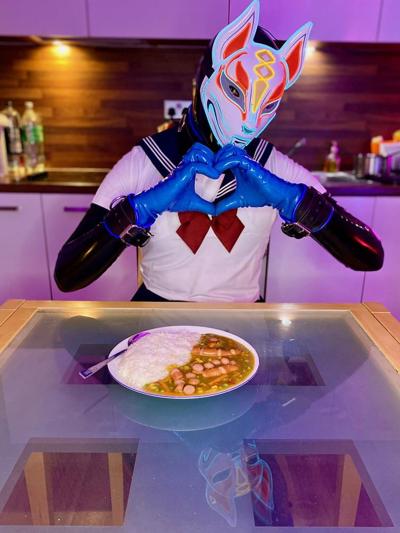 11P #LatexSeries 01 - Atrapado en casa - En la cocina