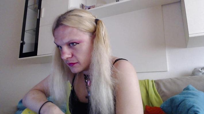 25P The making of Bimbo Barbie Brandynette
