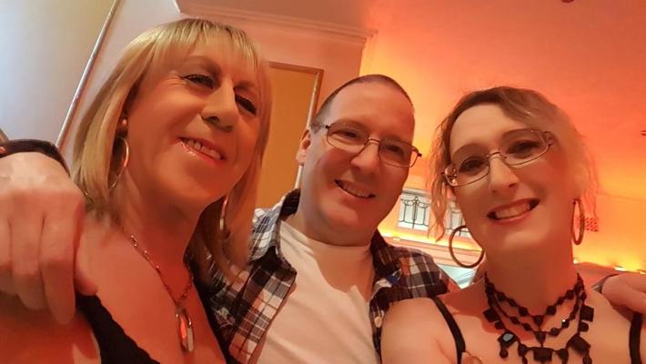 5P Mike, Pauline and Lisa at Lovejoys Club