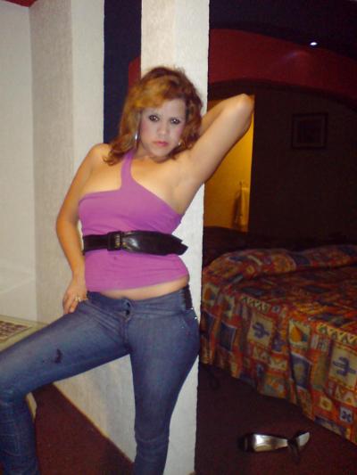 24P EUNICE SARAHI DE MEZCLILLA  EN EL MOTEL DEL NORTE