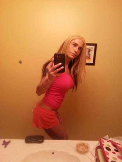 25P slut in the bathroom  KimberlyGeorge