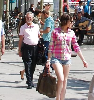 25P STREET VOYEUR - HORNY TEEN PUSSYS - COMMENT PLS