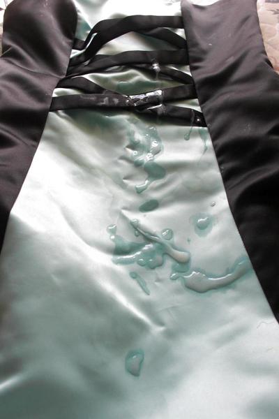 25P Cum no vestido de baile de cetim da namorada