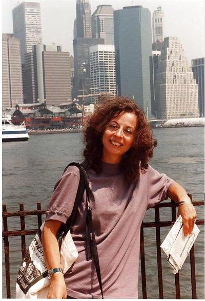 6P Mature woman seeks out couples