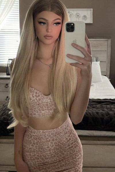25P Loren Gray nackt