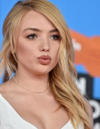 25P Peyton List nackt