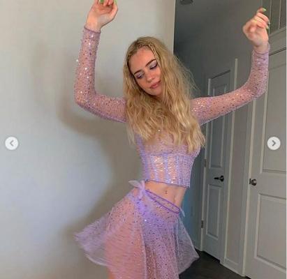 25P Kennedy Walsh nackt