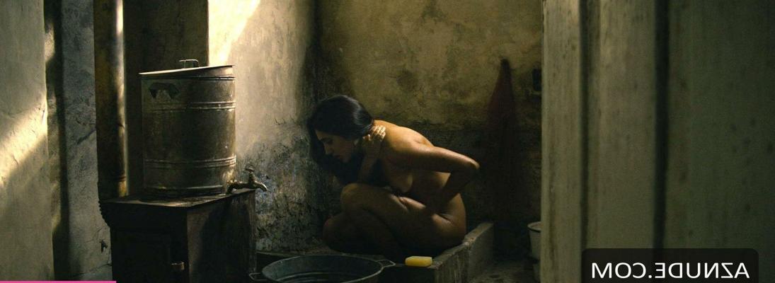 12P Golshifteh Farahani nude