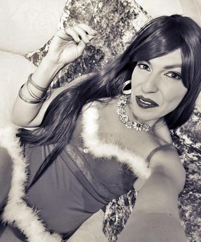 9P Tatita Hilton nude