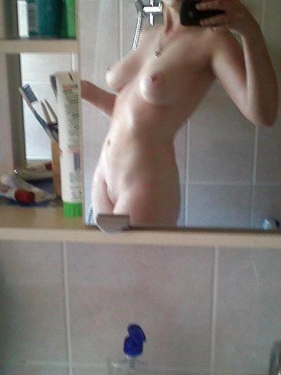4P Non nude friend