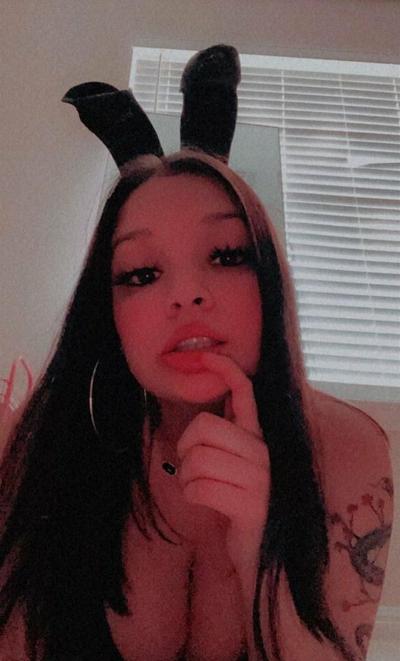 11P Awianna nude