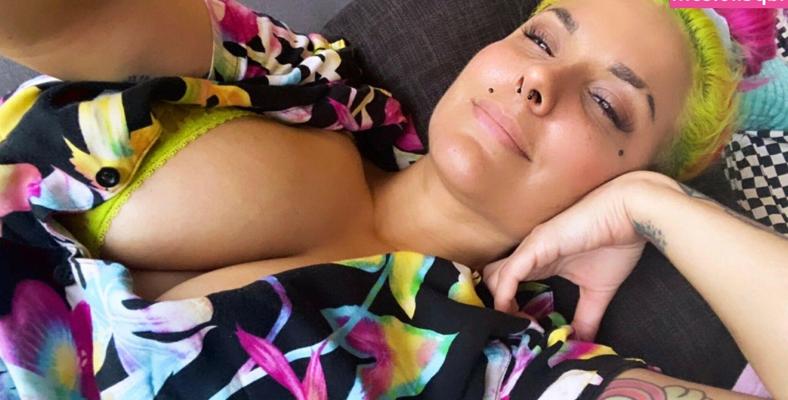25P TheZombiUnicorn nude