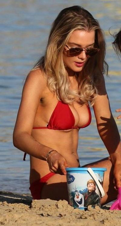 25P Helen Flanagan nude