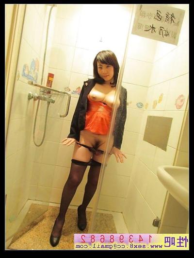11P Lovely chinese wife squirting milk