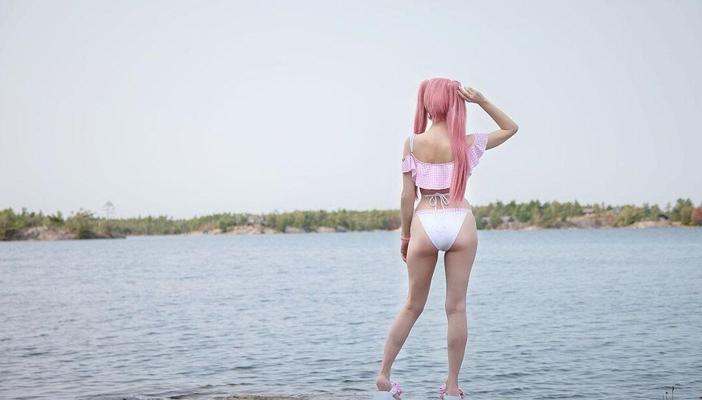 25P Little Finch Cosplay desnuda