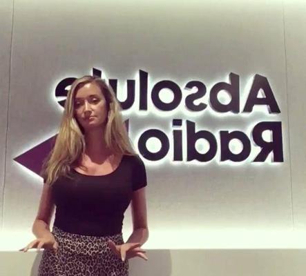 25P Sarah Campeón desnuda