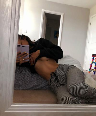 25P Mira Patel nue