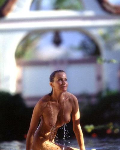 25P Bo Derek nackt