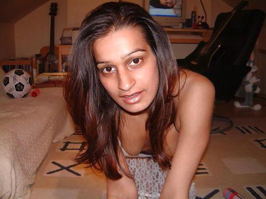 15P Uk Indian wife, name her ???