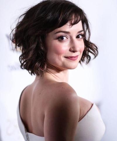 25P Milana Vayntrub desnuda