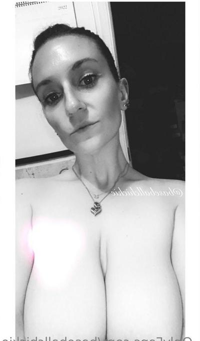 25P Baseball Chickie nude