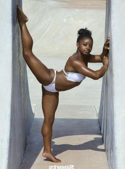 25P Simone Biles desnuda