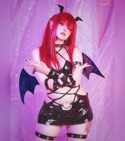 9P Lyn Cosplay nua