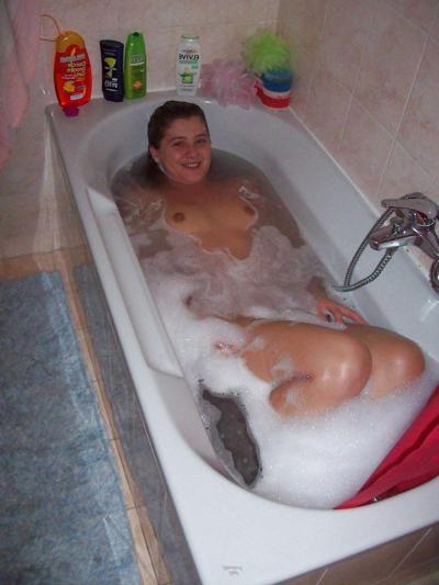 25P Romanian girl in the shower after a good fuck