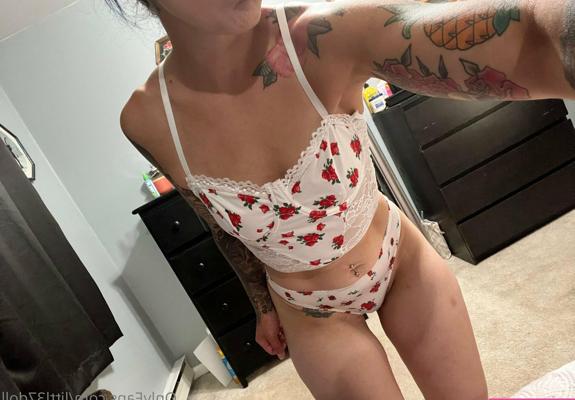 25P Little Doll nude