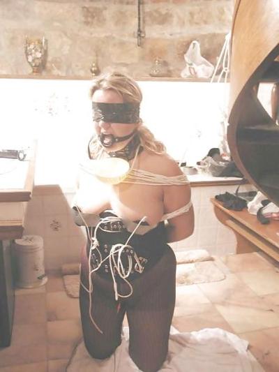 25P Busty BDSM Cougar