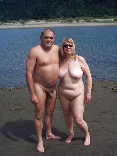 20P Naked couple 169.