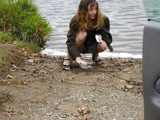 14P Nice (outdoor) toilet and bathroom girls 15