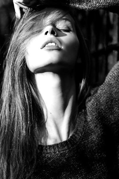 22P Just trying to seduce you .... in black and white