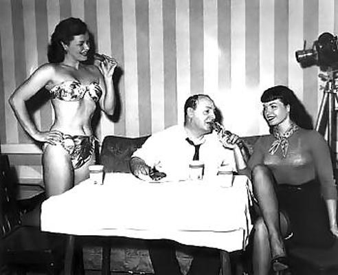 25P Bettie Page, portraits, pictures curious.