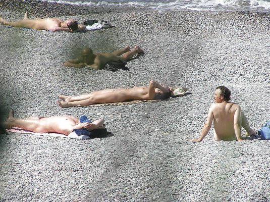 25P Horny Beach Day